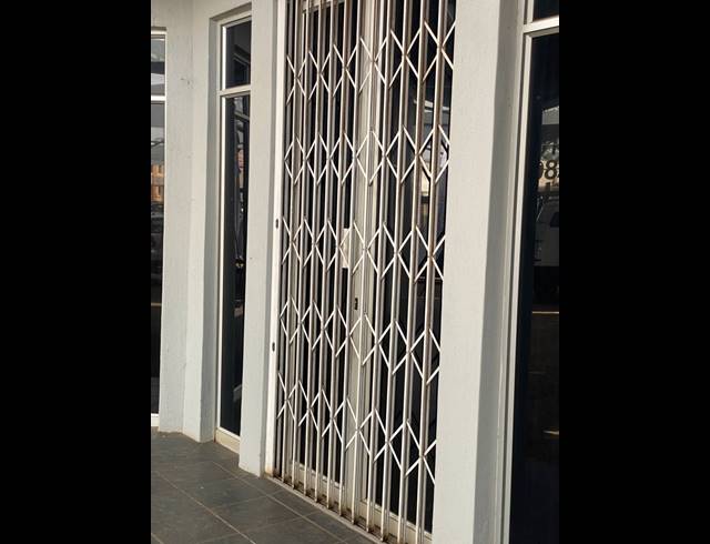 130M² OFFICE TO LET IN RUSTENBURG CENTRAL